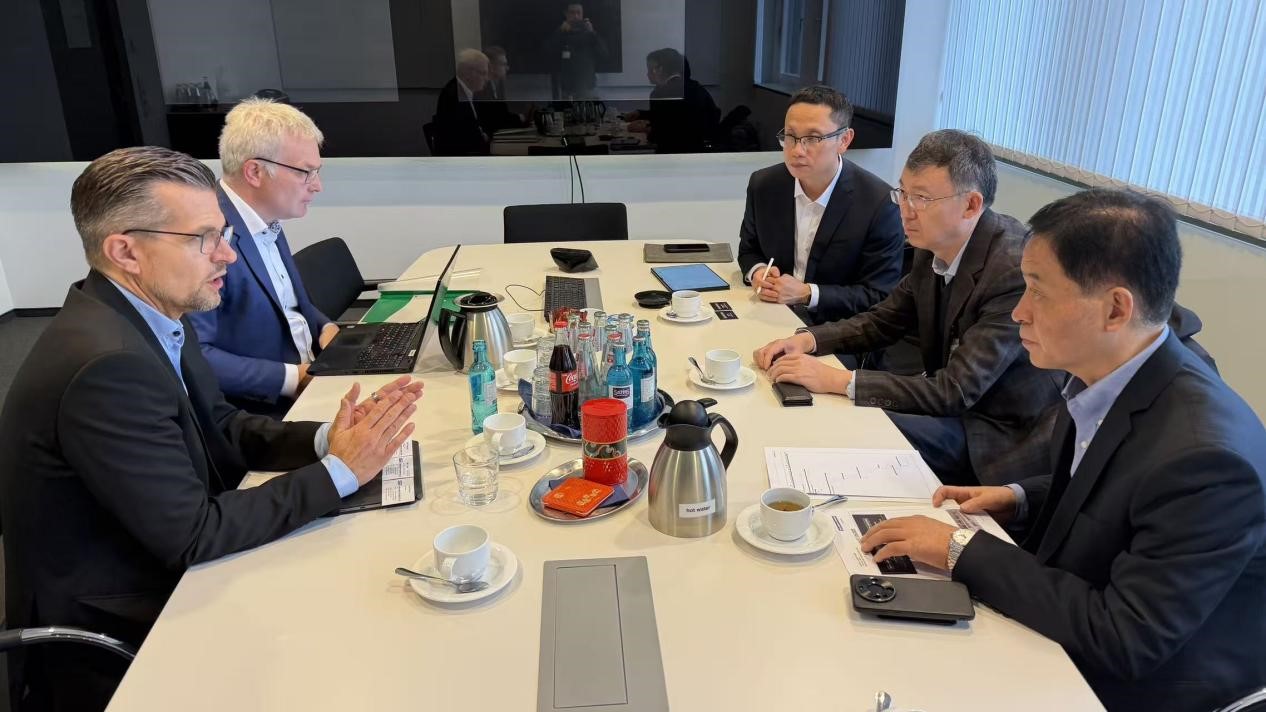 f917b06b-67b9-4ec8-8f6c-09d7e062389e